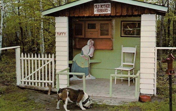 Deer Acres Storybook Amusement Park - NICE OLD MOTHER HUBBARD POSTCARD